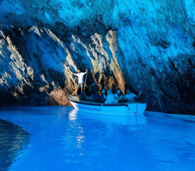 Cueva azul